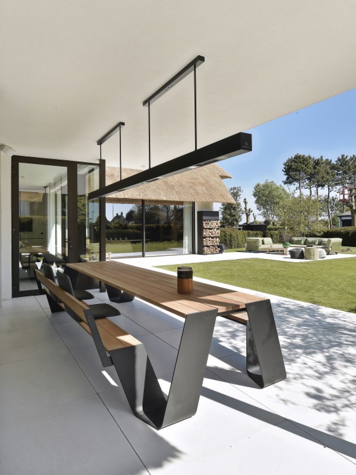 Extremis Hopper Picnic Bank 1002_1920x1920