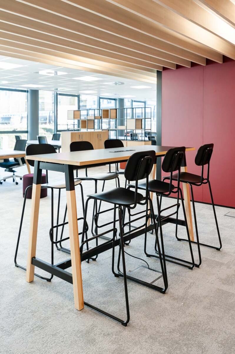 ogi_w_high_table-uplr-1_1