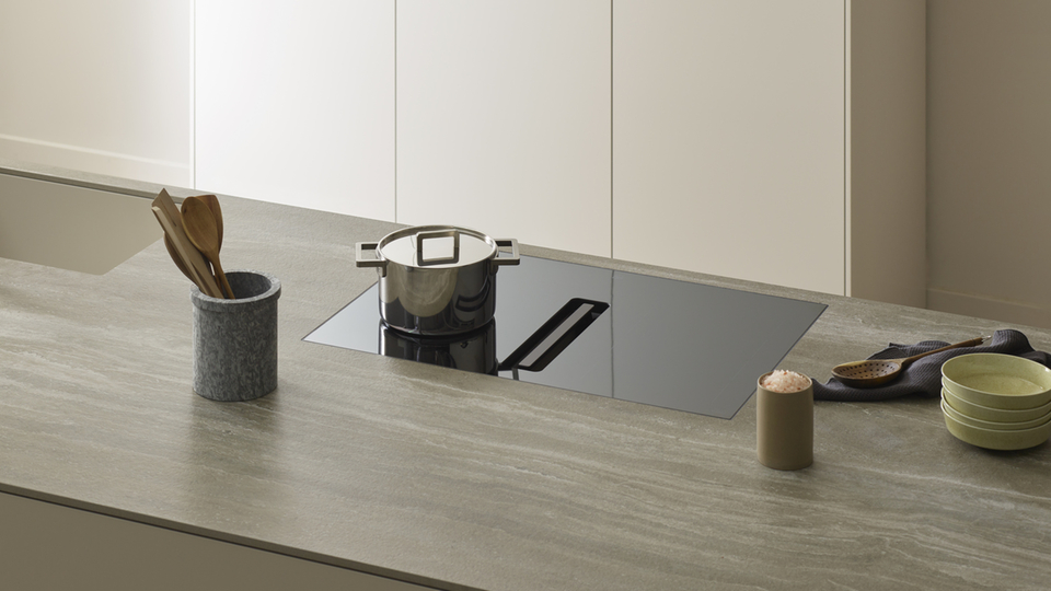 table de cuisson - hotte aspirante intégrée