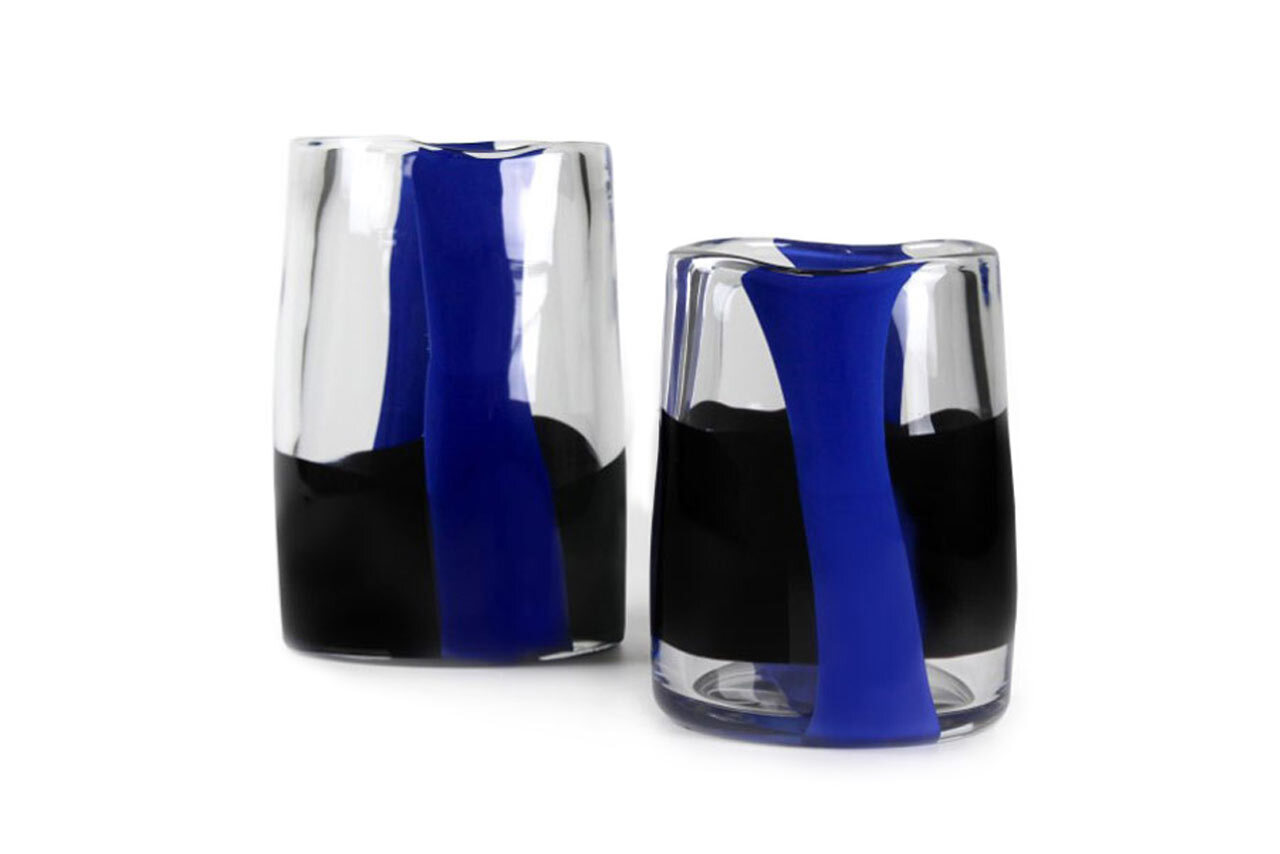 deux vases bleus et noirs - arcade