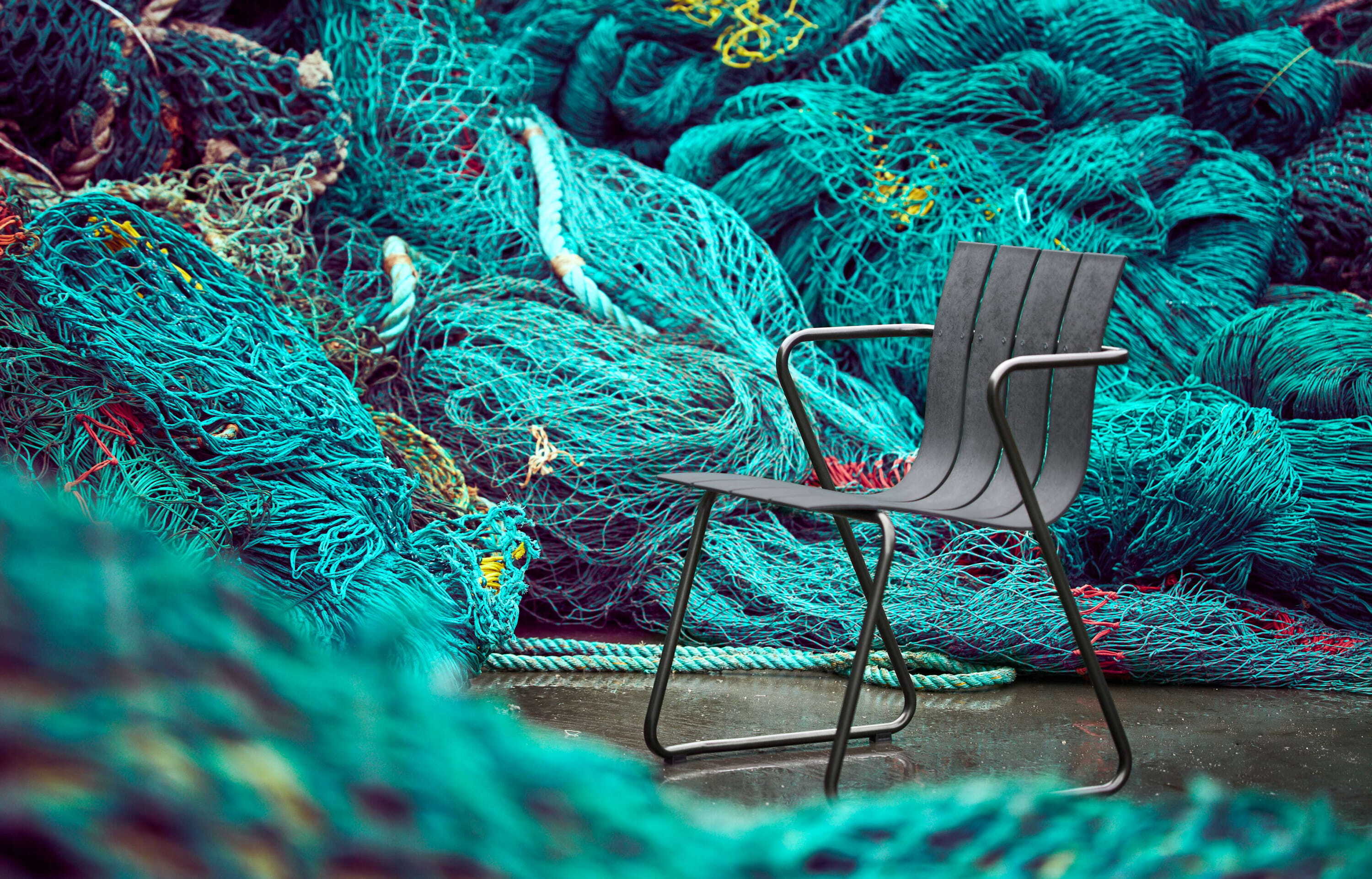 image chaise recyclée dechets mer