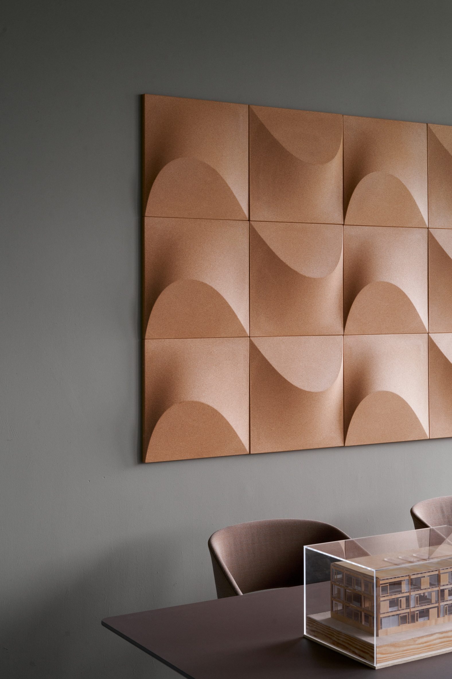 sahara-wall-panel-gabriel-tan-abstracta-dezeen-showroom_dezeen_2364_col_8-scaled