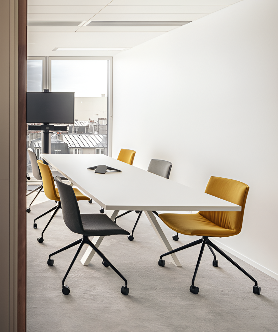 espace de travail chaises table