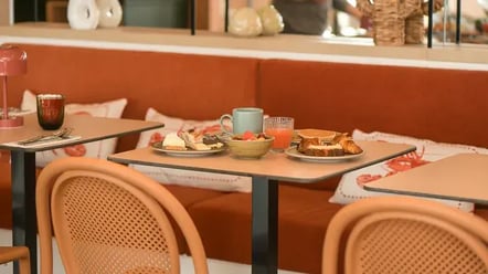 the-originals-boutique-osmo-ha-tel-chantepie-salle-petit-dejeuner-15_wide